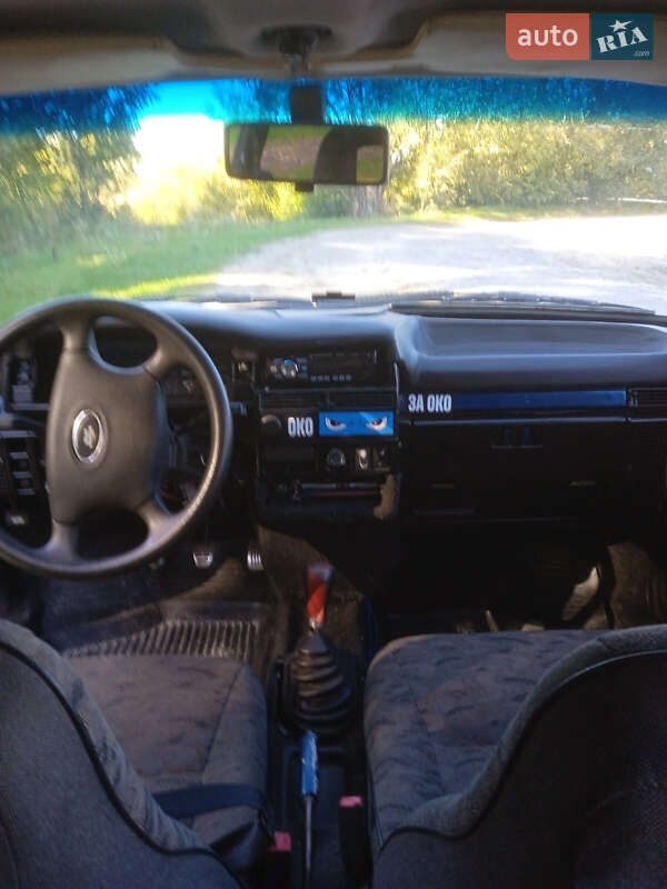 Хэтчбек ВАЗ / Lada 2109 2000 в Дубно