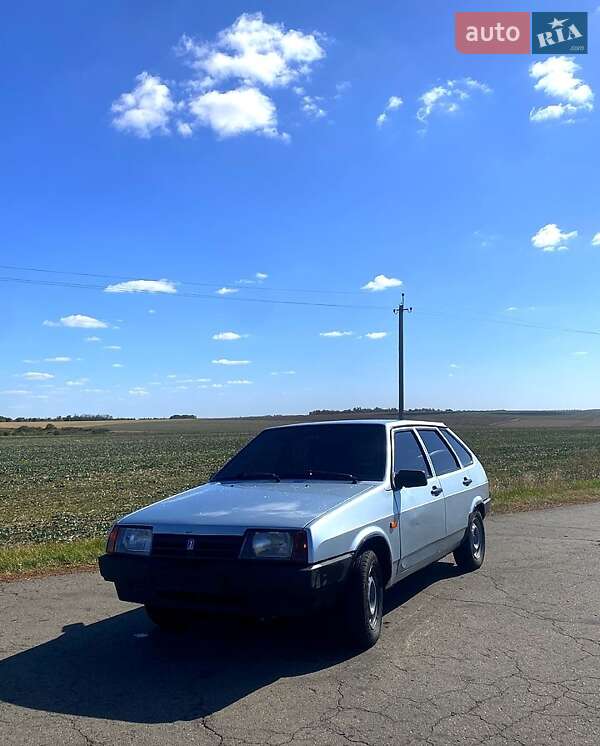 Хэтчбек ВАЗ / Lada 2109 2003 в Новоархангельске