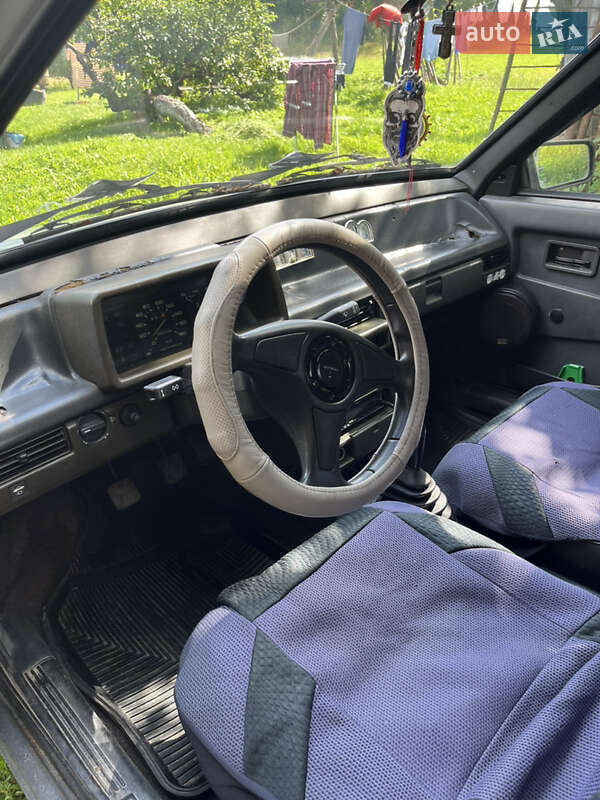 Хэтчбек ВАЗ / Lada 2109 1991 в Стрелках фото 2 Хэтчбек ВАЗ / Lada 2109 1991 в Стрелках