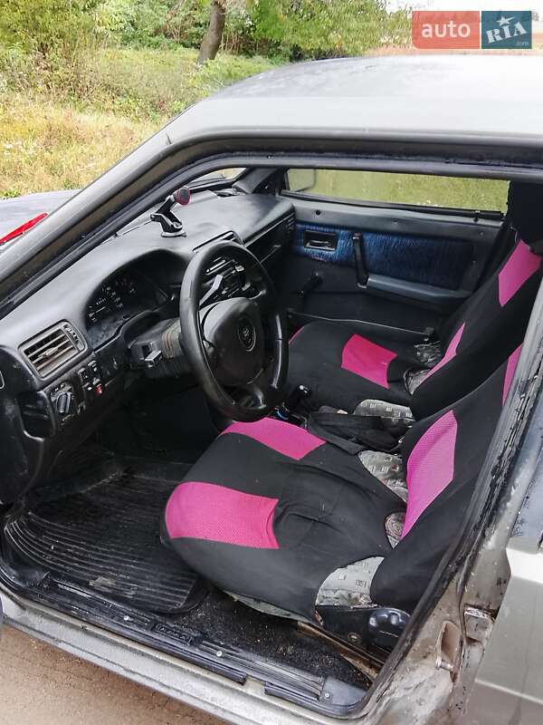 Хэтчбек ВАЗ / Lada 2109 1991 в Теофиполе