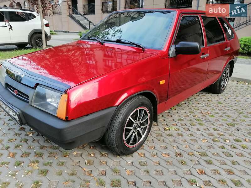 Хэтчбек ВАЗ / Lada 2109 1995 в Харькове