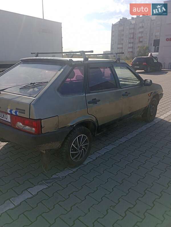 Хэтчбек ВАЗ / Lada 2109 2000 в Львове
