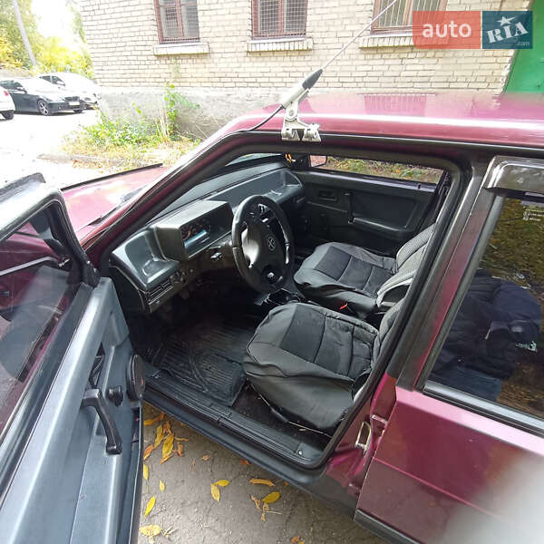 Хетчбек ВАЗ / Lada 2109 1998 в Дніпрі