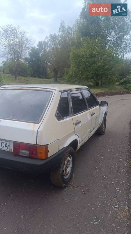 Хэтчбек ВАЗ / Lada 2109 1988 в Львове