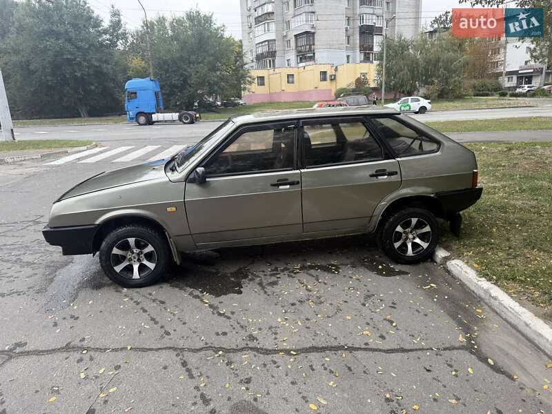 Хетчбек ВАЗ / Lada 2109 2002 в Запоріжжі фото 3 Хетчбек ВАЗ / Lada 2109 2002 в Запоріжжі
