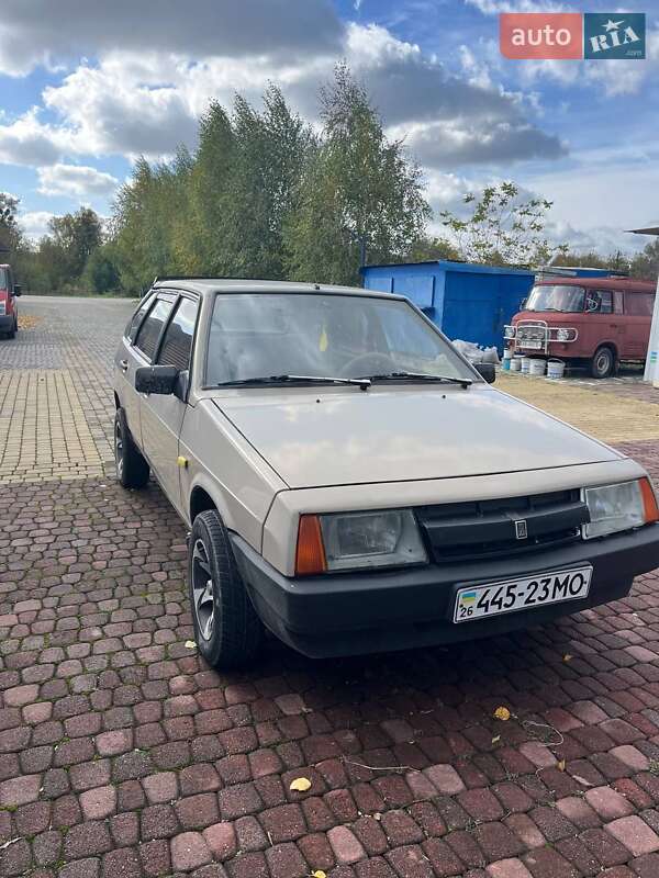 Хэтчбек ВАЗ / Lada 2109 1985 в Черновцах