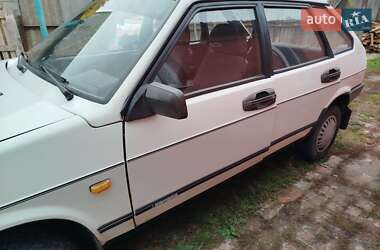 Хэтчбек ВАЗ 2109 1992 в 