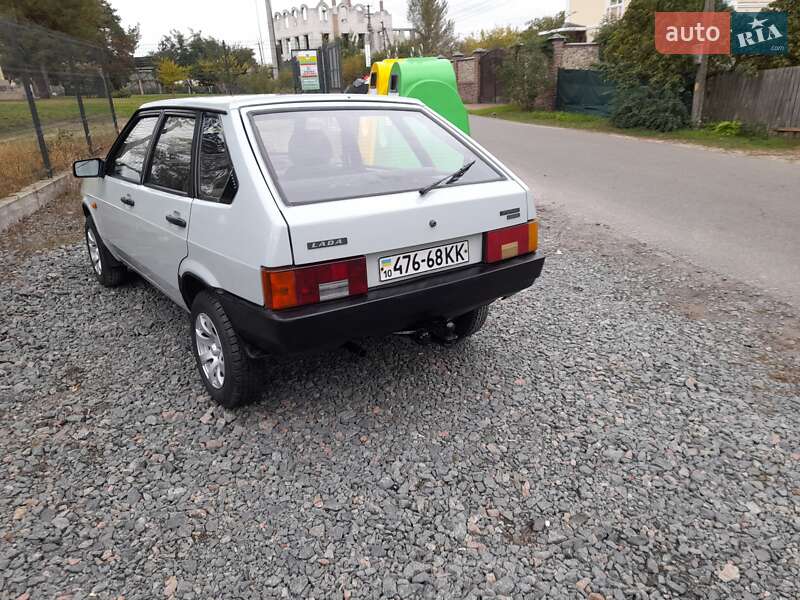 Хетчбек ВАЗ / Lada 2109 1990 в Києві фото 4 Хетчбек ВАЗ / Lada 2109 1990 в Києві