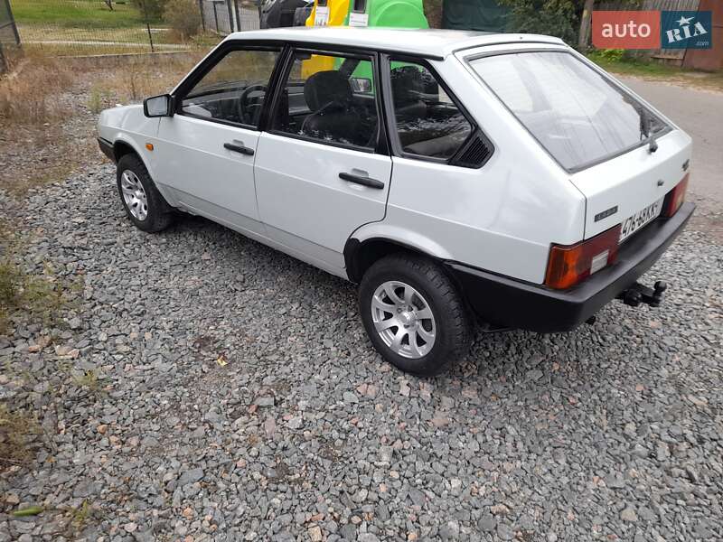 Хетчбек ВАЗ / Lada 2109 1990 в Києві фото 5 Хетчбек ВАЗ / Lada 2109 1990 в Києві