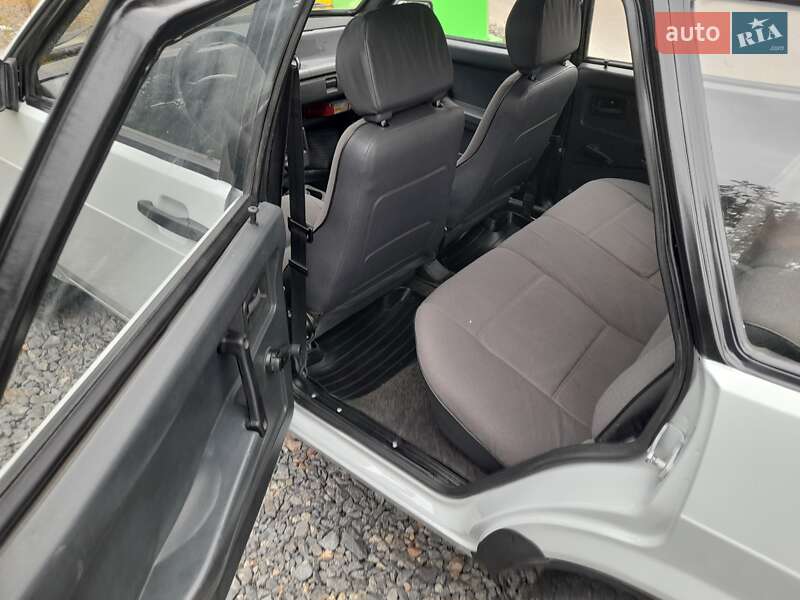 Хетчбек ВАЗ / Lada 2109 1990 в Києві фото 8 Хетчбек ВАЗ / Lada 2109 1990 в Києві