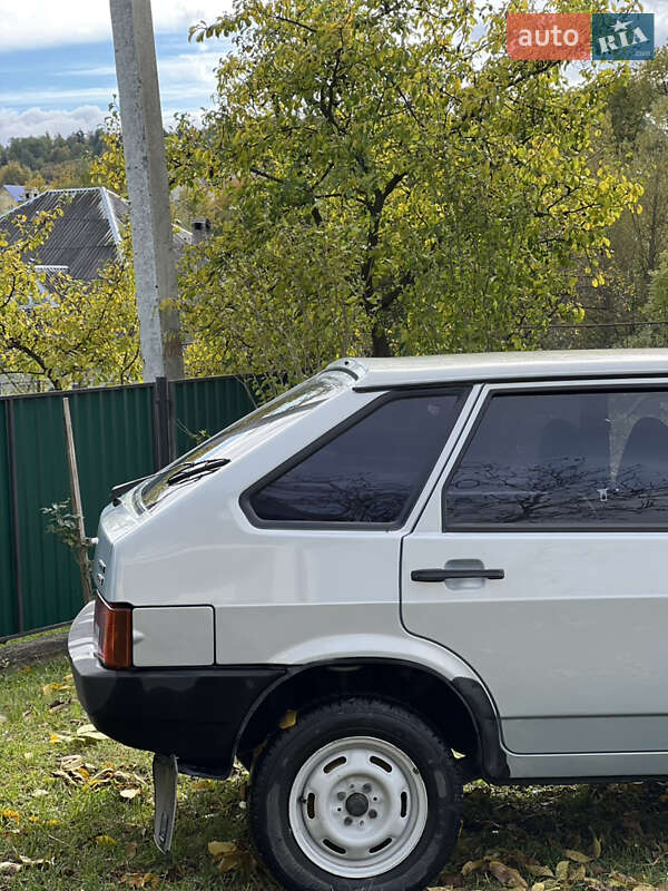 Хэтчбек ВАЗ / Lada 2109 2005 в Надворной фото 5 Хэтчбек ВАЗ / Lada 2109 2005 в Надворной