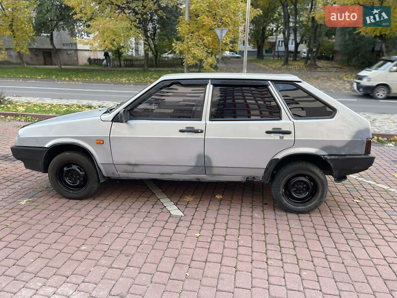 Хэтчбек ВАЗ / Lada 2109 2005 в Ивано-Франковске