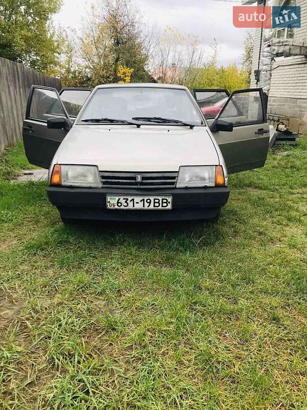Хетчбек ВАЗ / Lada 2109 2002 в Коростишеві