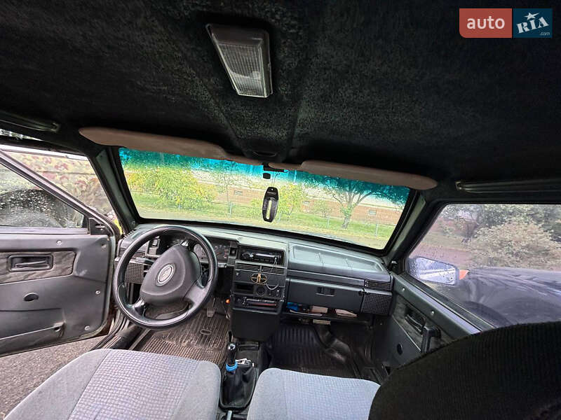 Хэтчбек ВАЗ / Lada 2109 2002 в Киеве фото 6 Хэтчбек ВАЗ / Lada 2109 2002 в Киеве