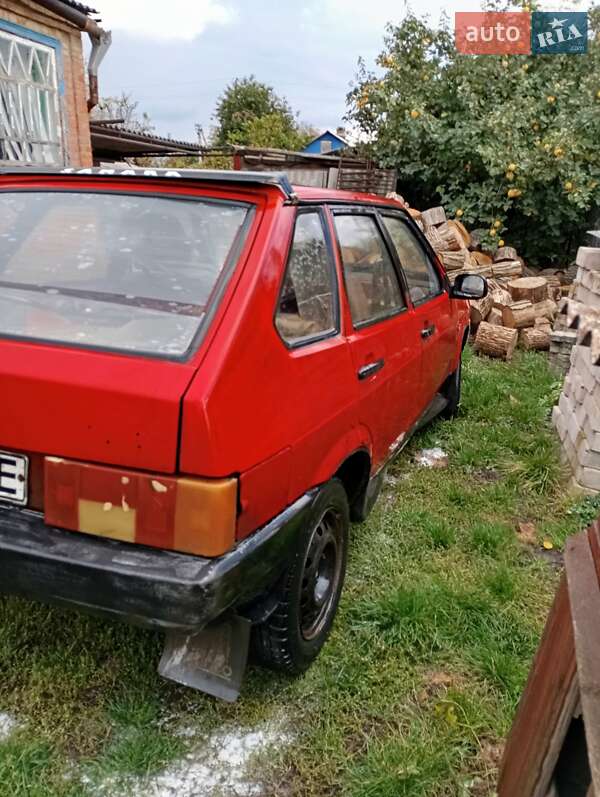 Хэтчбек ВАЗ / Lada 2109 1992 в Помошной
