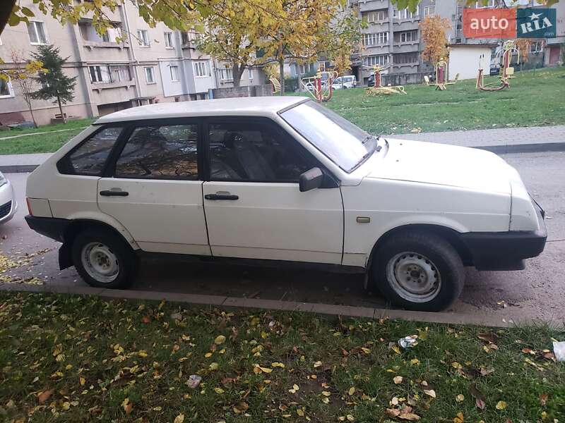Хэтчбек ВАЗ 2109 1998 в 