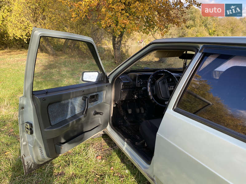 Хэтчбек ВАЗ / Lada 2109 2000 в Конотопе фото 7 Хэтчбек ВАЗ / Lada 2109 2000 в Конотопе