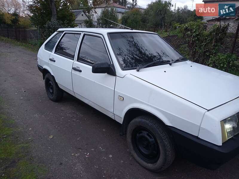 Хетчбек ВАЗ / Lada 2109 1993 в Глинянах фото 10 Хетчбек ВАЗ / Lada 2109 1993 в Глинянах