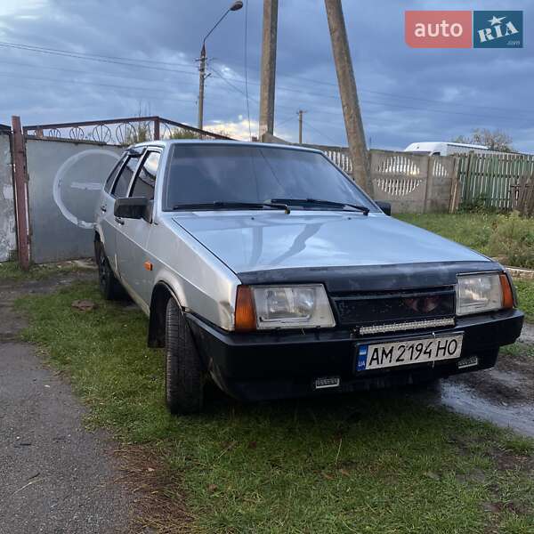 Хэтчбек ВАЗ / Lada 2109 1998 в Житомире фото 11 Хэтчбек ВАЗ / Lada 2109 1998 в Житомире