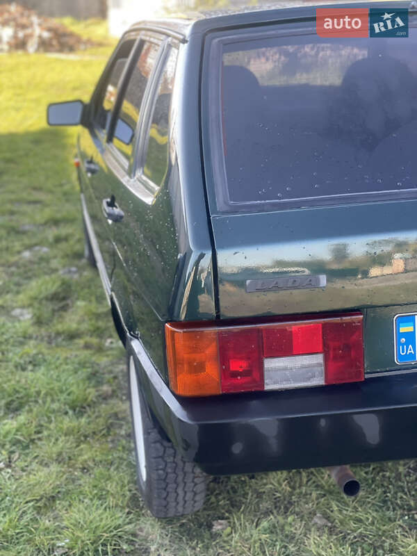 Хэтчбек ВАЗ / Lada 2109 2002 в Львове