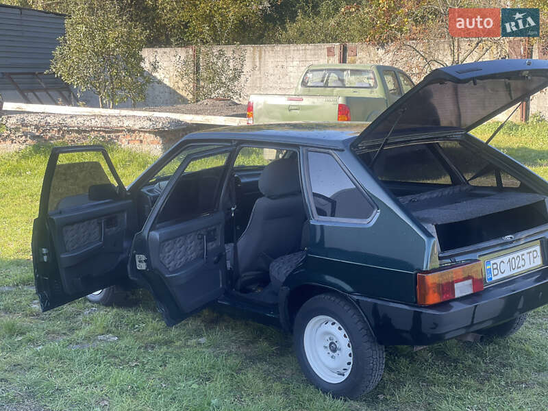 Хэтчбек ВАЗ / Lada 2109 2002 в Львове