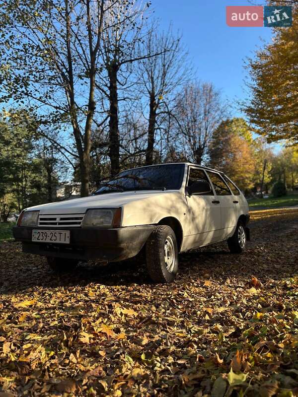 Хэтчбек ВАЗ / Lada 2109 1993 в Зборове фото 9 Хэтчбек ВАЗ / Lada 2109 1993 в Зборове