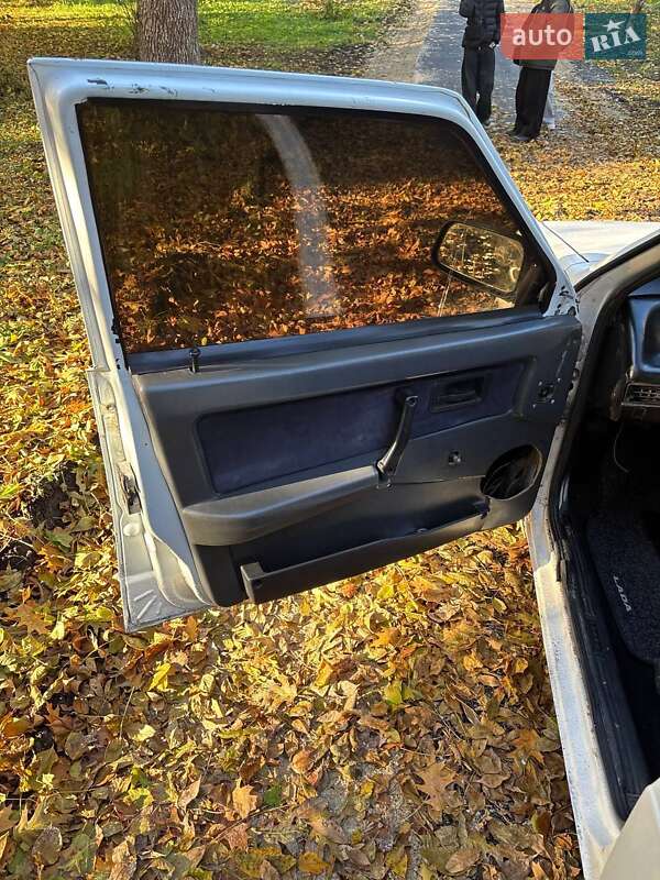 Хэтчбек ВАЗ / Lada 2109 1993 в Зборове фото 28 Хэтчбек ВАЗ / Lada 2109 1993 в Зборове