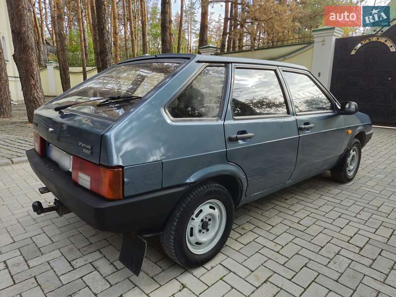 Хэтчбек ВАЗ / Lada 2109 2002 в Новомосковске фото 2 Хэтчбек ВАЗ / Lada 2109 2002 в Новомосковске