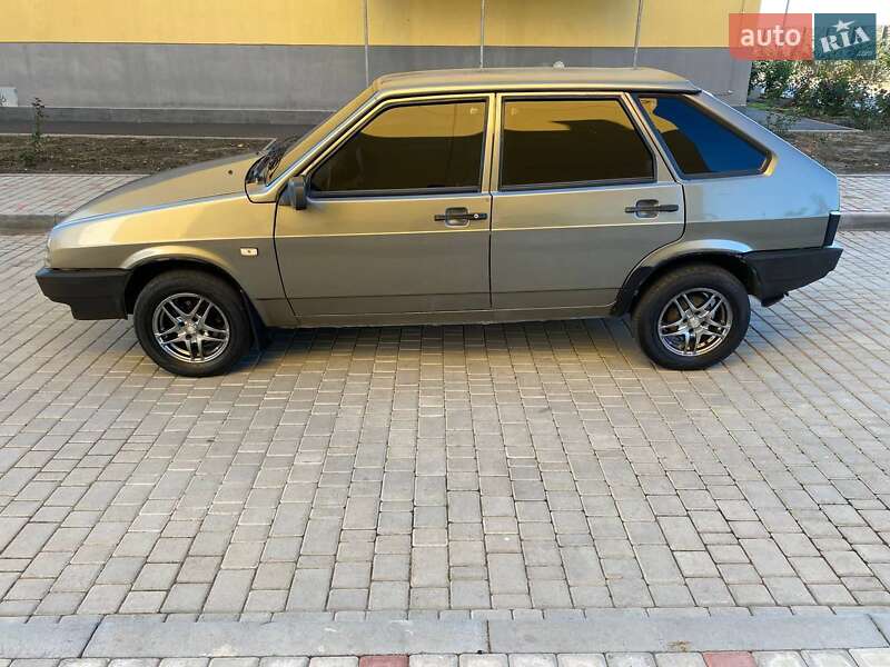 Хетчбек ВАЗ / Lada 2109 2001 в Одесі фото 10 Хетчбек ВАЗ / Lada 2109 2001 в Одесі