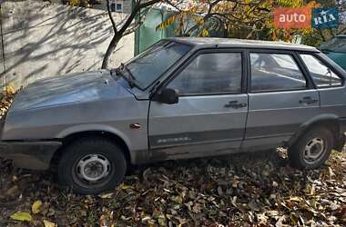 Хэтчбек ВАЗ 2109 2003 в Змиеве Хэтчбек ВАЗ 2109 2003 в Змиеве
