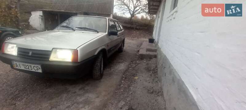 Хэтчбек ВАЗ / Lada 2109 1998 в Киеве фото 10 Хэтчбек ВАЗ / Lada 2109 1998 в Киеве