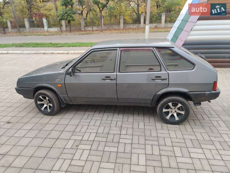 Хэтчбек ВАЗ / Lada 2109 2007 в Кривом Роге фото 8 Хэтчбек ВАЗ / Lada 2109 2007 в Кривом Роге