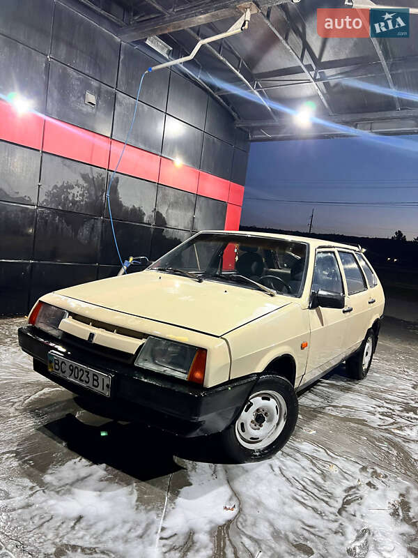 Хэтчбек ВАЗ / Lada 2109 1988 в Рава-Русской фото Хэтчбек ВАЗ / Lada 2109 1988 в Рава-Русской