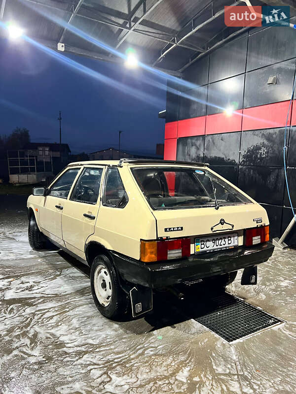 Хэтчбек ВАЗ / Lada 2109 1988 в Рава-Русской фото 3 Хэтчбек ВАЗ / Lada 2109 1988 в Рава-Русской