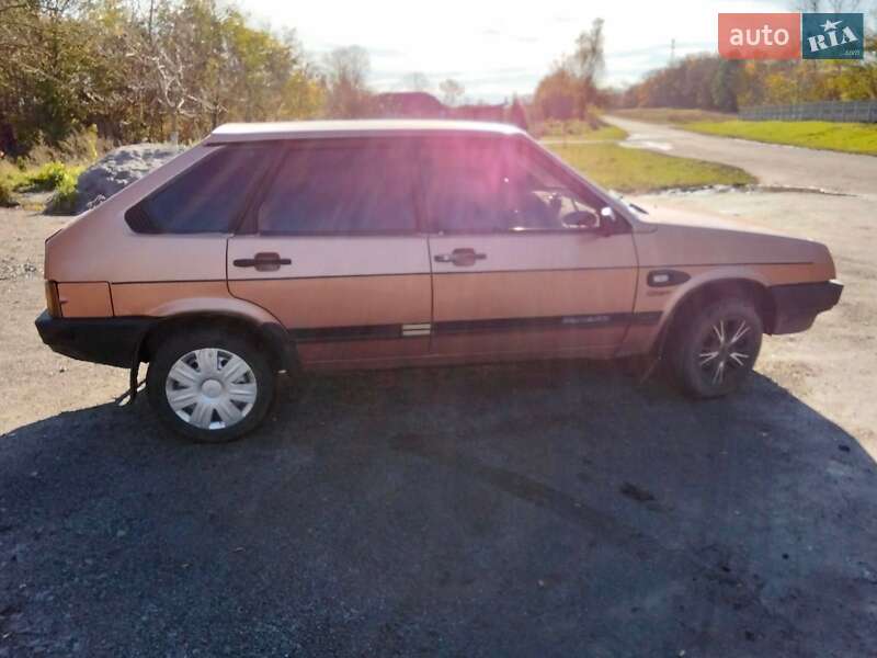 Хэтчбек ВАЗ / Lada 2109 1988 в Бердичеве