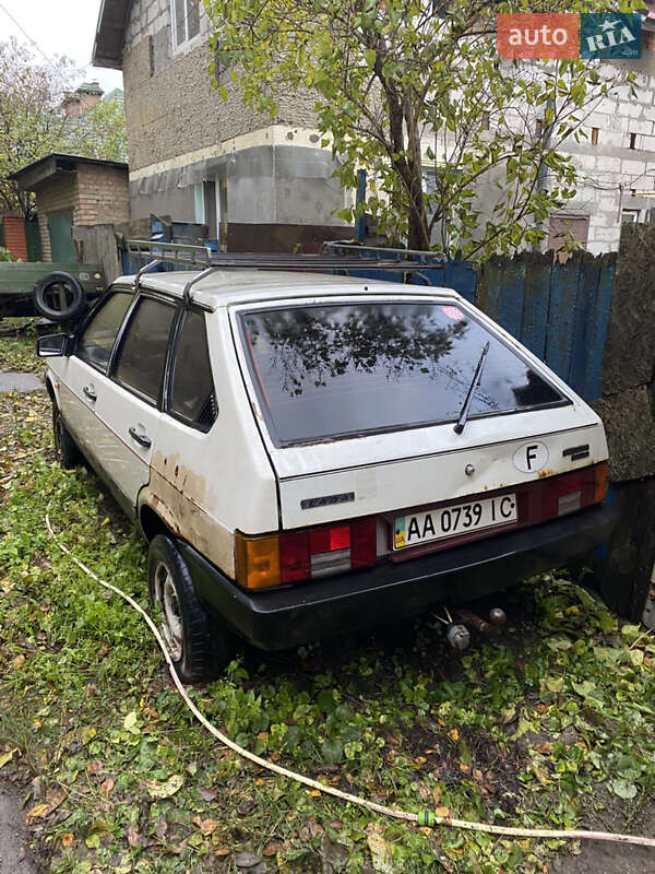 Хэтчбек ВАЗ / Lada 2109 1988 в Киеве фото 3 Хэтчбек ВАЗ / Lada 2109 1988 в Киеве