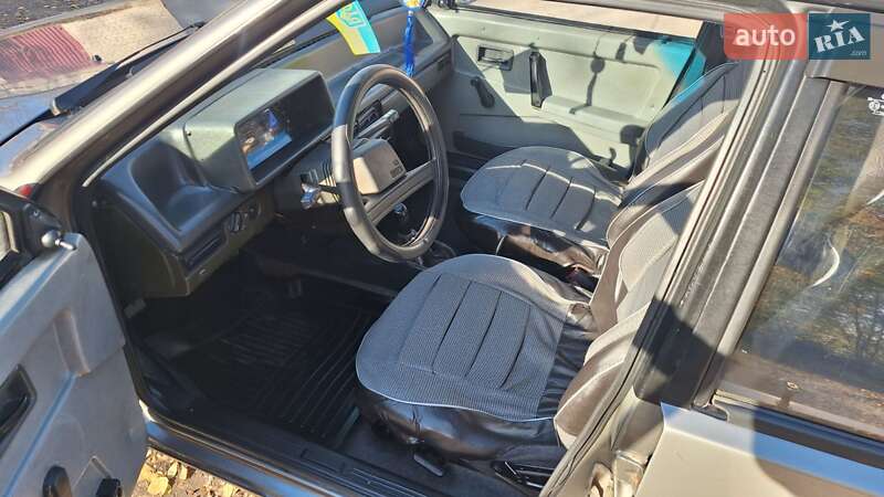 Хэтчбек ВАЗ / Lada 2109 1991 в Смеле фото 6 Хэтчбек ВАЗ / Lada 2109 1991 в Смеле