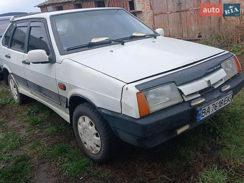 Хэтчбек ВАЗ / Lada 2109 1988 в Кропивницком