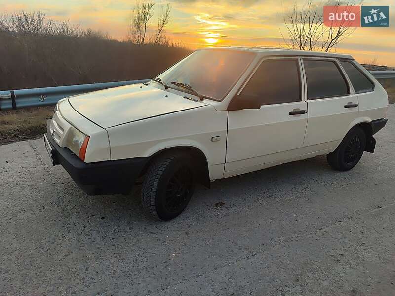 Хэтчбек ВАЗ / Lada 2109 1993 в Городке фото 5 Хэтчбек ВАЗ / Lada 2109 1993 в Городке