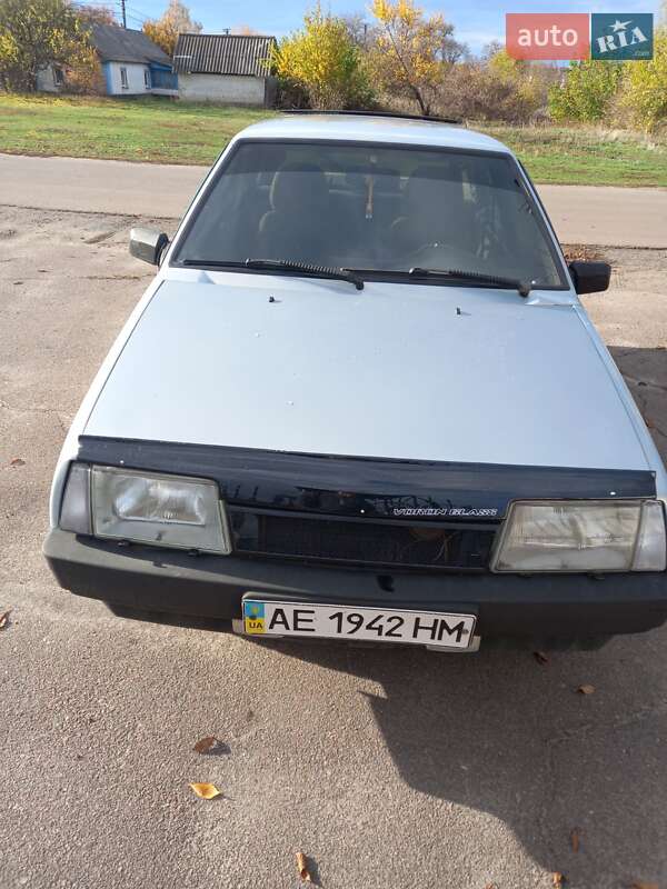 Хэтчбек ВАЗ / Lada 2109 2004 в Синельниково