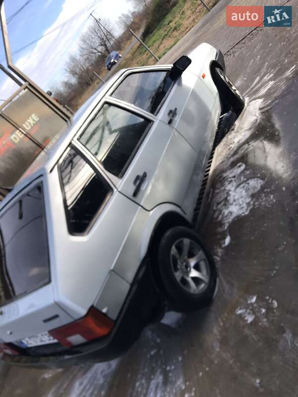 Хэтчбек ВАЗ / Lada 2109 2003 в Сторожинце