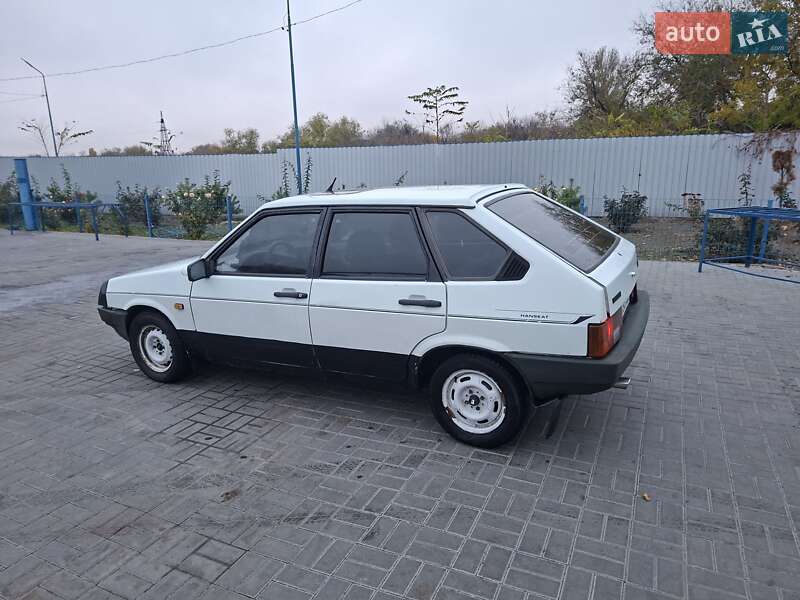 Хэтчбек ВАЗ / Lada 2109 1996 в Запорожье фото 2 Хэтчбек ВАЗ / Lada 2109 1996 в Запорожье