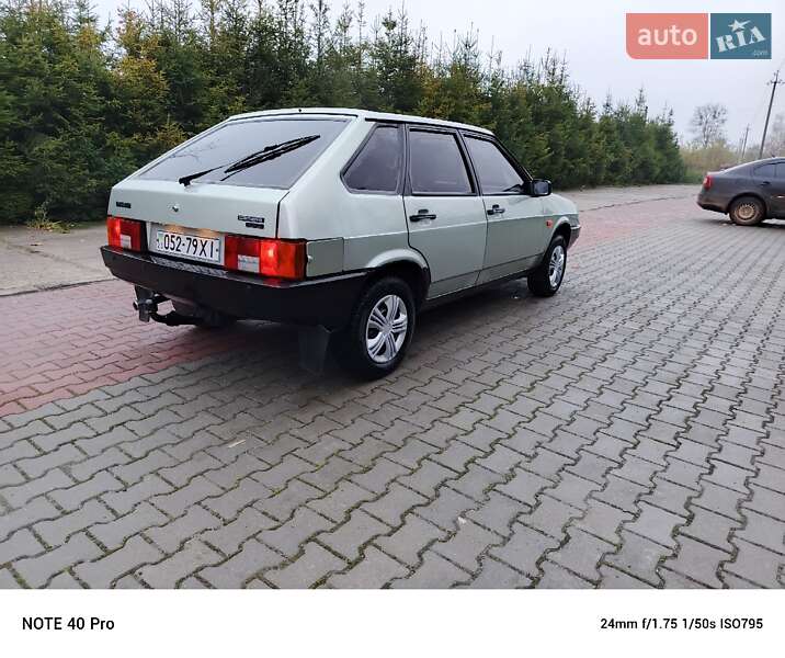 Хэтчбек ВАЗ / Lada 2109 2001 в Шепетовке