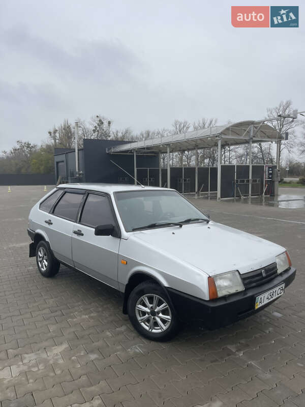 Хэтчбек ВАЗ / Lada 2109 2003 в Обухове фото 3 Хэтчбек ВАЗ / Lada 2109 2003 в Обухове