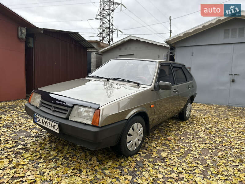 Хетчбек ВАЗ / Lada 2109 2001 в Рівному фото 10 Хетчбек ВАЗ / Lada 2109 2001 в Рівному