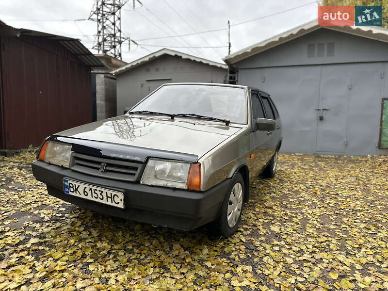 Хетчбек ВАЗ / Lada 2109 2001 в Рівному фото 12 Хетчбек ВАЗ / Lada 2109 2001 в Рівному