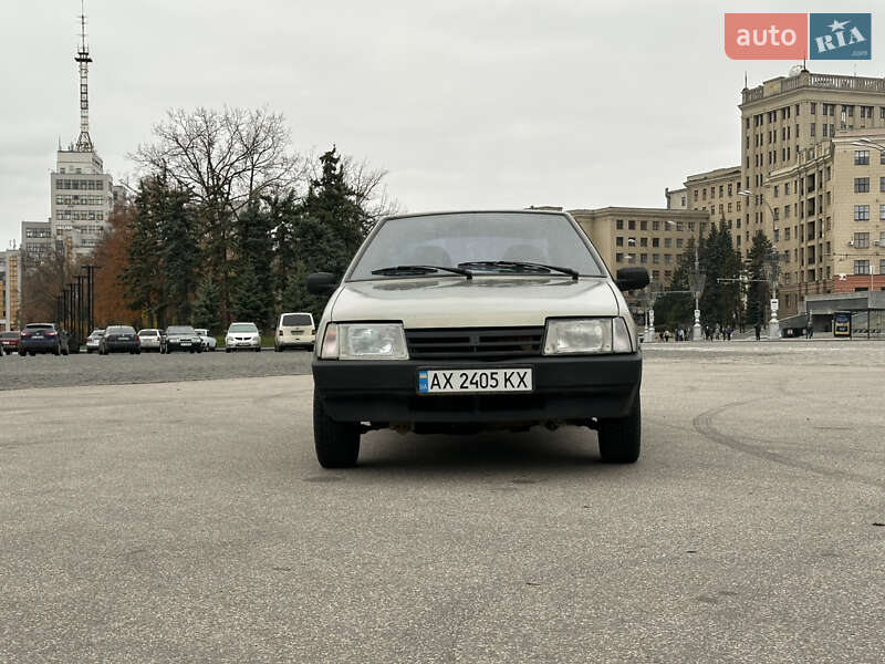 Хэтчбек ВАЗ / Lada 2109 2002 в Харькове