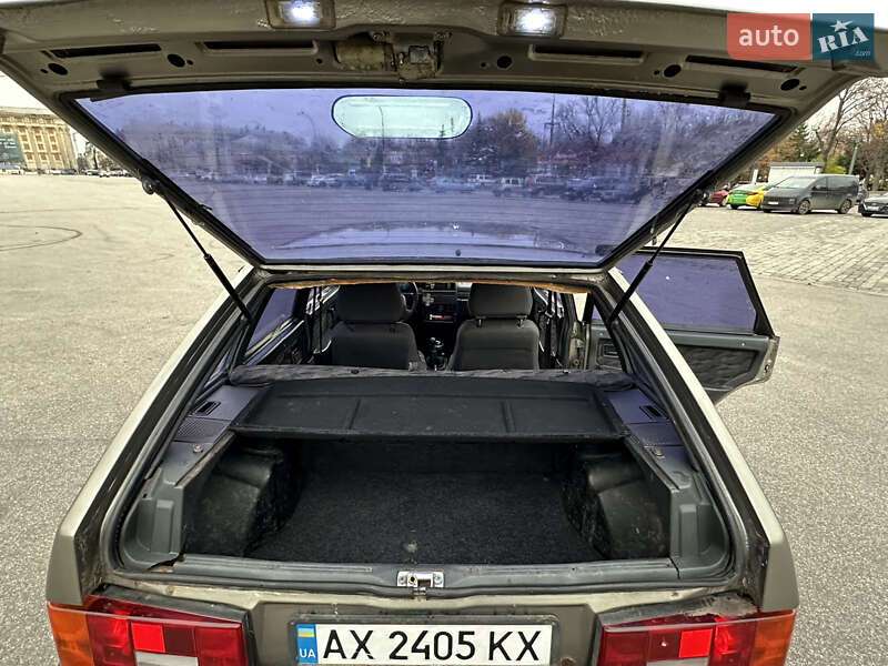 Хэтчбек ВАЗ / Lada 2109 2002 в Харькове