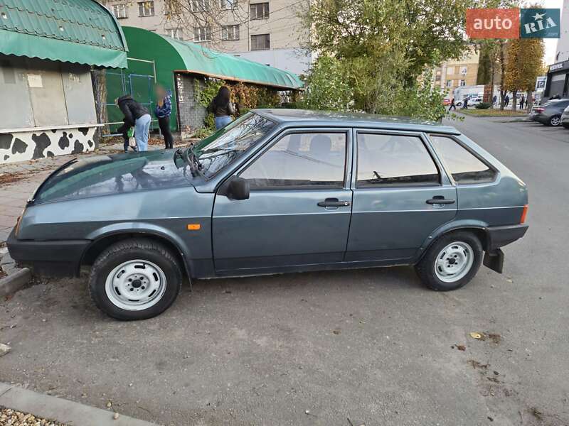 Хэтчбек ВАЗ / Lada 2109 2002 в Новомосковске