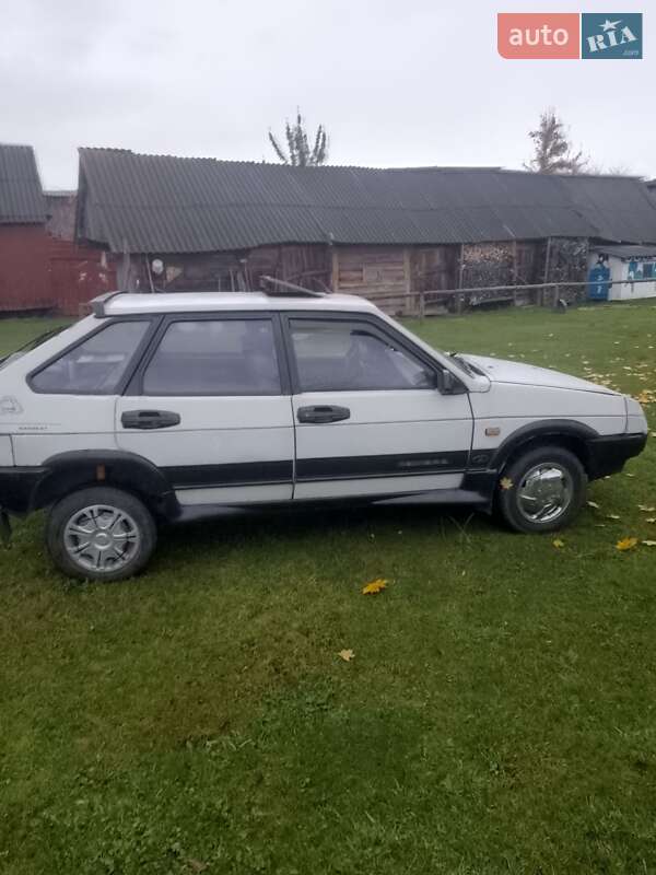 Хэтчбек ВАЗ / Lada 2109 1992 в Ровно
